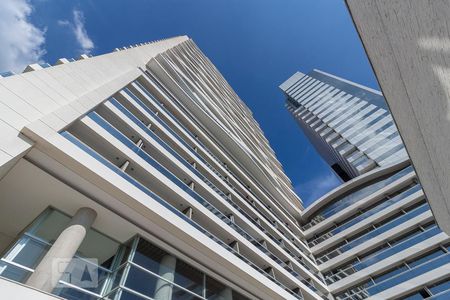 Studio à venda com 46m², 1 quarto e 1 vaga Studio à venda com 46m², 1 quarto e 1 vagaFachada