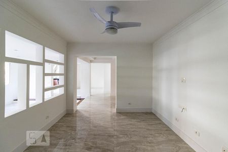 Apartamento à venda com 210m², 3 quartos e 4 vagas Apartamento à venda com 210m², 3 quartos e 4 vagasSala