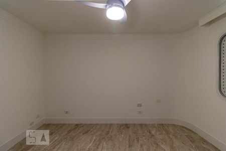 Apartamento à venda com 210m², 3 quartos e 4 vagas Apartamento à venda com 210m², 3 quartos e 4 vagasSuíte