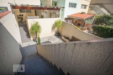 Casa à venda com 231m², 3 quartos e 2 vagasEscadas