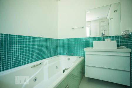 Casa à venda com 231m², 3 quartos e 2 vagasBanheiro Suite - Banheira