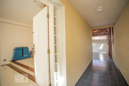 Casa à venda com 231m², 3 quartos e 2 vagasCorredor