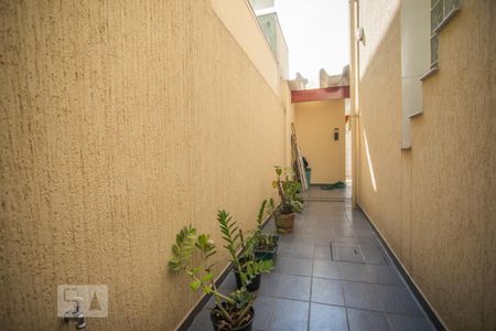 Casa à venda com 231m², 3 quartos e 2 vagasCorredor