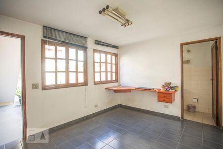 Casa à venda com 231m², 3 quartos e 2 vagasQuarto de Serviço