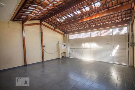 Casa à venda com 231m², 3 quartos e 2 vagasGaragem