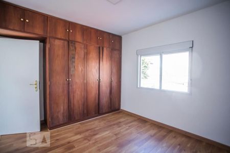 Casa à venda com 231m², 3 quartos e 2 vagasSuite