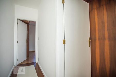 Casa à venda com 231m², 3 quartos e 2 vagasCorredor