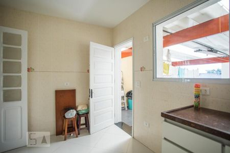 Casa à venda com 231m², 3 quartos e 2 vagasCozinha
