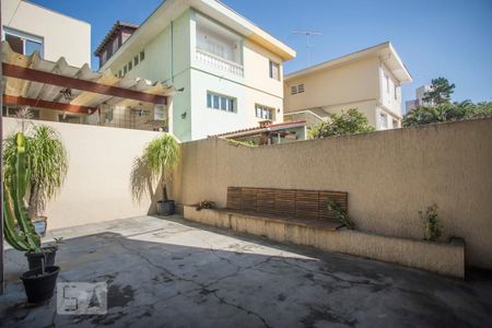 Casa à venda com 231m², 3 quartos e 2 vagasQuintal