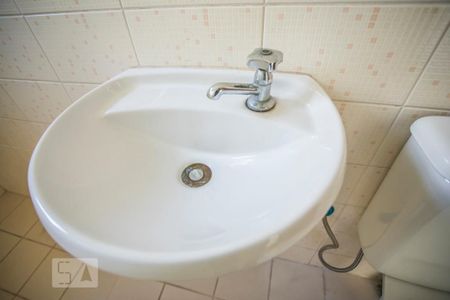 Casa à venda com 231m², 3 quartos e 2 vagasBanheiro de Serviço - Torneira