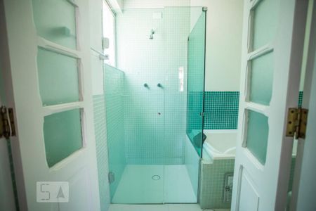 Casa à venda com 231m², 3 quartos e 2 vagasBanheiro Suite