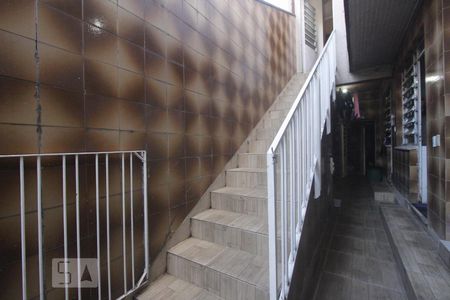 Casa para alugar com 490m², 4 quartos e 4 vagasESCADAS PARA O 2º ANDAR