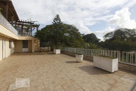 Casa para alugar com 490m², 4 quartos e 4 vagasSACADA