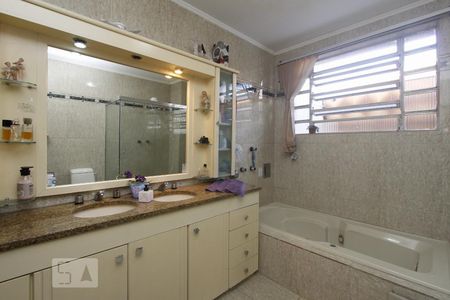 Casa para alugar com 490m², 4 quartos e 4 vagasBANHEIRO SUITE 3
