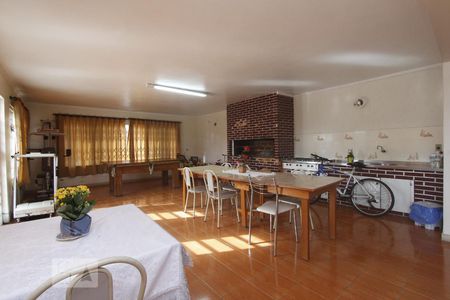 Casa para alugar com 490m², 4 quartos e 4 vagasSALA