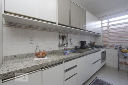 Casa para alugar com 490m², 4 quartos e 4 vagasCOZINHA