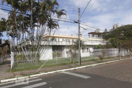 Casa para alugar com 490m², 4 quartos e 4 vagasFACHADA