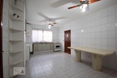 Casa à venda com 500m², 8 quartos e 3 vagasCozinha