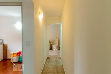 Corredor de apartamento para alugar com 3 quartos, 68m² em Vila Monumento, São Paulo