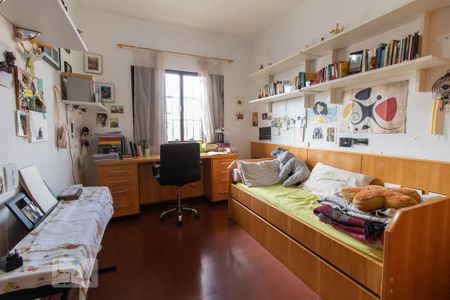 Casa à venda com 254m², 3 quartos e 2 vagasQuarto 2