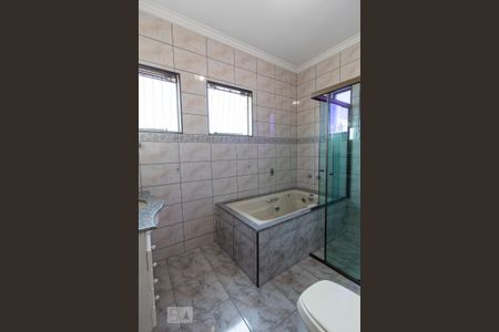 Casa à venda com 254m², 3 quartos e 2 vagasBanheiro do Quarto Suíte