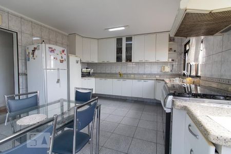 Casa à venda com 254m², 3 quartos e 2 vagasCozinha