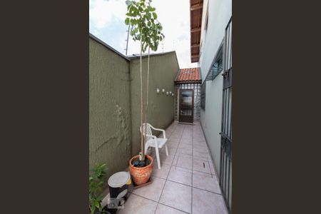 Casa à venda com 254m², 3 quartos e 2 vagasCorredor Lateral