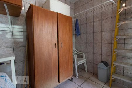 Casa à venda com 254m², 3 quartos e 2 vagasLavanderia