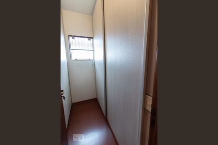 Casa à venda com 254m², 3 quartos e 2 vagasCloset do Quarto Suíte
