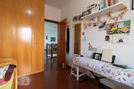 Casa à venda com 254m², 3 quartos e 2 vagasQuarto 2