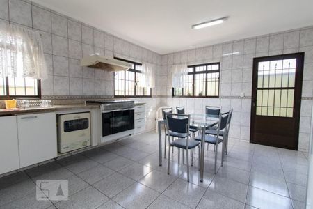 Casa à venda com 254m², 3 quartos e 2 vagasCozinha