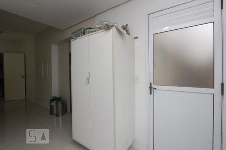 Casa de condomínio à venda com 443m², 4 quartos e 4 vagasAREA DE SERVIÇO