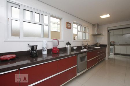 Casa de condomínio à venda com 443m², 4 quartos e 4 vagasCOZINHA