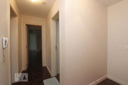 Casa de condomínio à venda com 443m², 4 quartos e 4 vagasCORREDOR