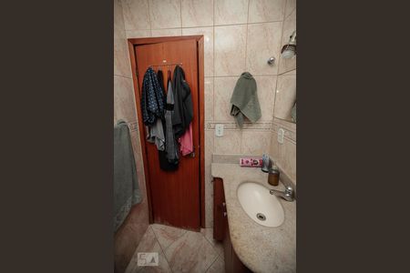 Casa à venda com 172m², 4 quartos e 1 vaga Casa à venda com 172m², 4 quartos e 1 vagaBanheiro suíte 1