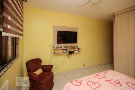 Casa à venda com 172m², 4 quartos e 1 vaga Casa à venda com 172m², 4 quartos e 1 vagaSuíte 1