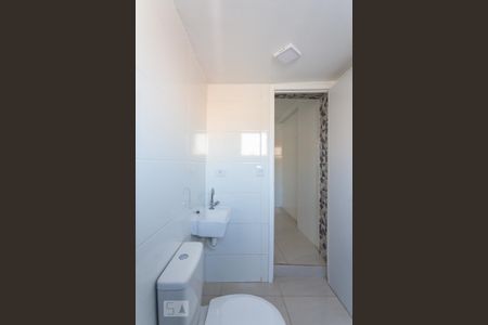 Casa à venda com 50m², 1 quarto e sem vaga Casa à venda com 50m², 1 quarto e sem vagaBanheiro