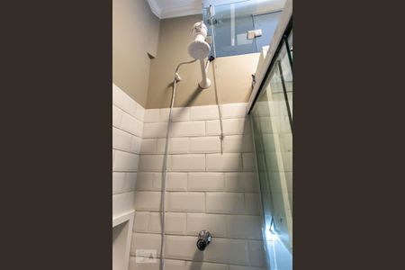 Banheiro de kitnet/studio para alugar com 1 quarto, 29m² em República, São Paulo