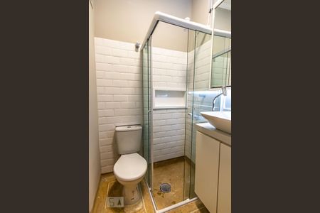 Banheiro de kitnet/studio para alugar com 1 quarto, 29m² em República, São Paulo