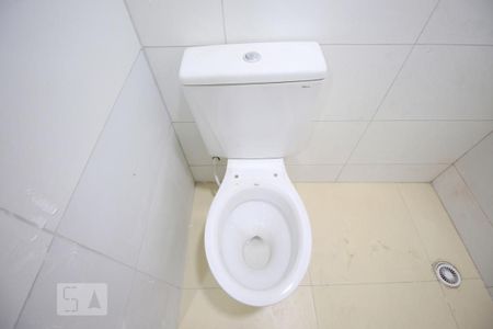 Banheiro de kitnet/studio para alugar com 1 quarto, 20m² em Vila Prudente, São Paulo