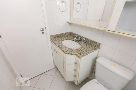 Apartamento à venda com 140m², 3 quartos e 2 vagas Apartamento à venda com 140m², 3 quartos e 2 vagasBanheiro 2