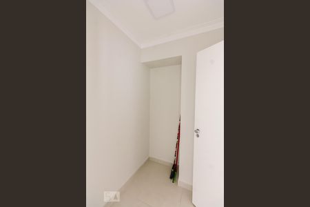 Apartamento à venda com 140m², 3 quartos e 2 vagas Apartamento à venda com 140m², 3 quartos e 2 vagasQuarto de Serviço