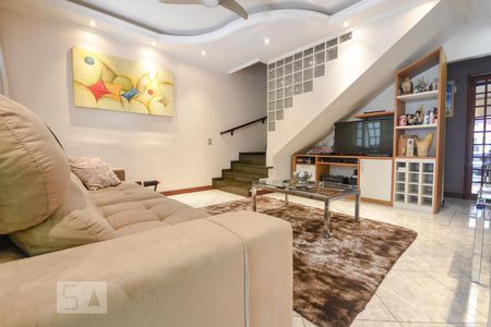 Casa de condomínio à venda com 118m², 3 quartos e 4 vagasSala