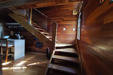 Escada de casa à venda com 3 quartos, 125m² em Igara, Canoas