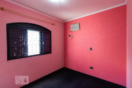 Casa à venda com 141m², 3 quartos e 2 vagasQuarto 3