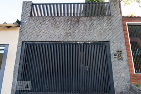 Casa à venda com 141m², 3 quartos e 2 vagasFachada