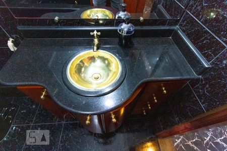 Casa à venda com 141m², 3 quartos e 2 vagasBanheiro 1