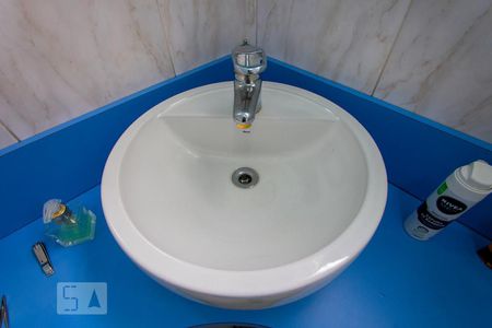 Casa à venda com 348m², 4 quartos e 4 vagasBanheiro Social