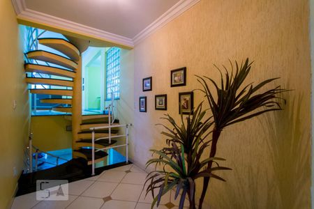 Casa à venda com 348m², 4 quartos e 4 vagasCorredor