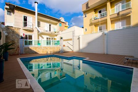 Casa à venda com 348m², 4 quartos e 4 vagasPiscina